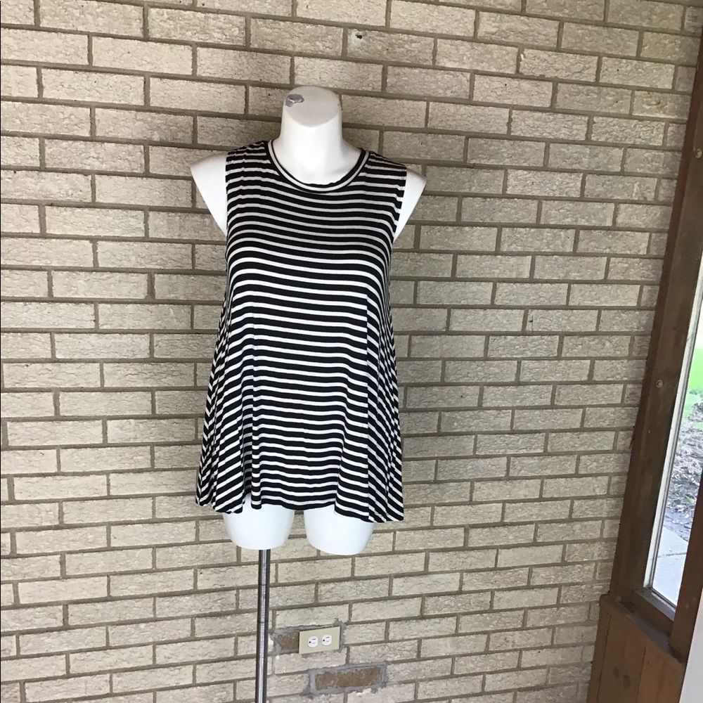 Jolie black and white striped top size large.